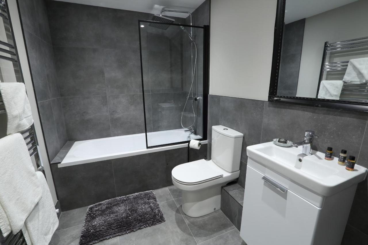 Declaration Suite Rhyl Exteriör bild